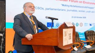 مايكل ج. سكولوس: العقل المتوسطي للعلوم والاستدامة